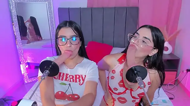 Snapshot of laana_foxx chatting on 14, 12, 2025 laana foxx online show from 14, 12, 2025