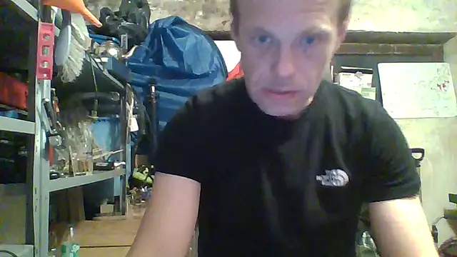 Snapshot of tommy3300 chatting on 9, 4, 2026 tommy3300 online show from 9, 4, 2026