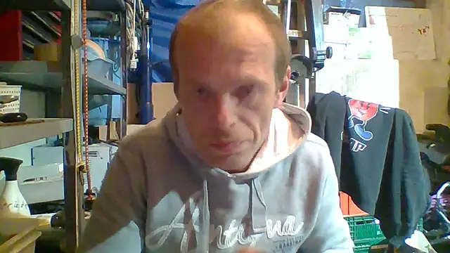 Snapshot of tommy3300 chatting on 27, 4, 2026 tommy3300 online show from 27, 4, 2026
