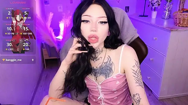 Snapshot of Emma_Kirks chatting on 2, 7, 2026 Emma Kirks online show from 2, 7, 2026