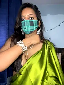 Snapshot of Cute_Marina chatting on 24, 11, 2025 Cute Marina online show from 24, 11, 2025