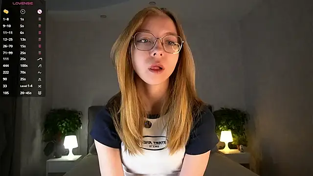 BarbaraViggiani online show from 26, 11, 2025