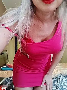 Snapshot of SelinaLovqx chatting on 3, 11, 2025 SelinaLovqx online show from 3, 11, 2025