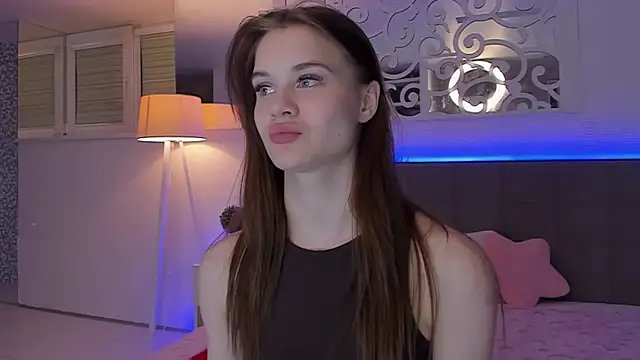 LuisaClover online show from 4, 4, 2026