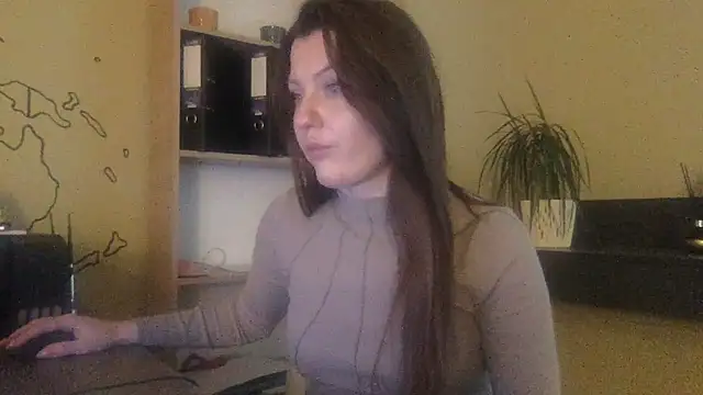 Snapshot of DollyRoma chatting on 5, 11, 2025 DollyRoma online show from 5, 11, 2025