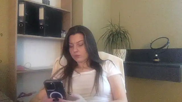 Snapshot of DollyRoma chatting on 10, 11, 2025 DollyRoma online show from 10, 11, 2025