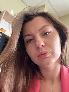 Snapshot of DollyRoma chatting on 14, 11, 2025 DollyRoma online show from 14, 11, 2025