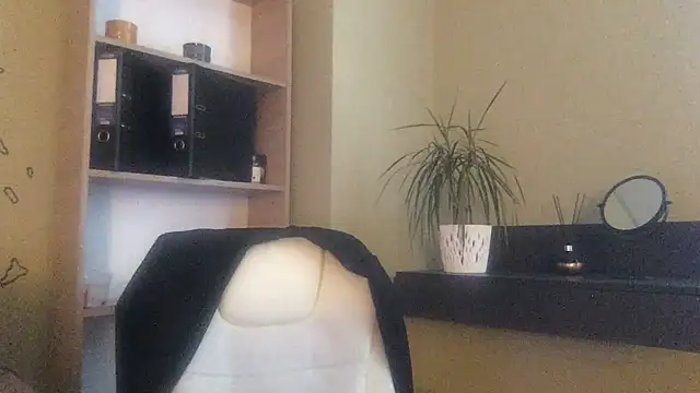 Snapshot of DollyRoma chatting on 21, 11, 2025 DollyRoma online show from 21, 11, 2025