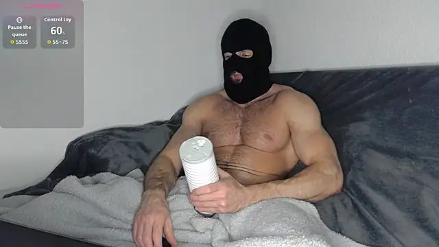 Snapshot of Masked_Bull38_Uk chatting on 16, 12, 2025 Masked Bull38 Uk online show from 16, 12, 2025