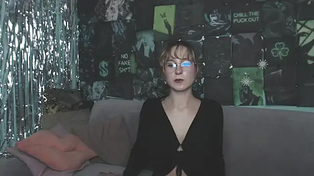 Snapshot of AlishaKellyi chatting on 1, 11, 2025 AlishaKellyi online show from 1, 11, 2025