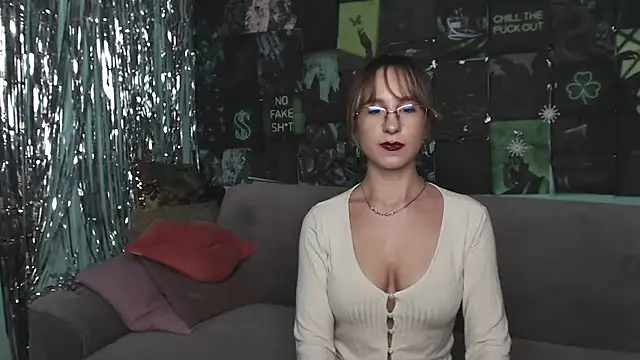 Snapshot of AlishaKellyi chatting on 9, 11, 2025 AlishaKellyi online show from 9, 11, 2025