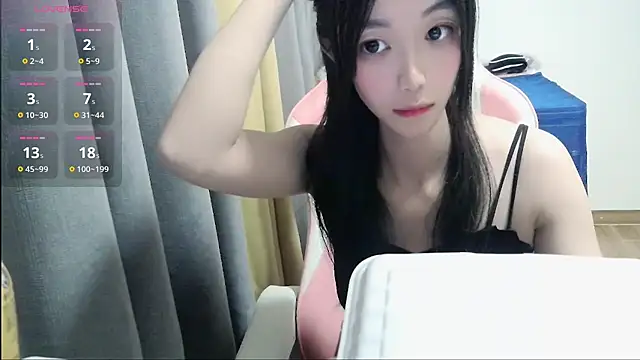 Snapshot of xiaoxiao--baby chatting on 11, 11, 2025 xiaoxiao--baby online show from 11, 11, 2025