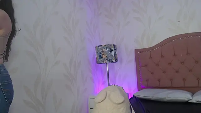 Snapshot of Emmy_Palacios chatting on 28, 11, 2025 Emmy Palacios online show from 28, 11, 2025