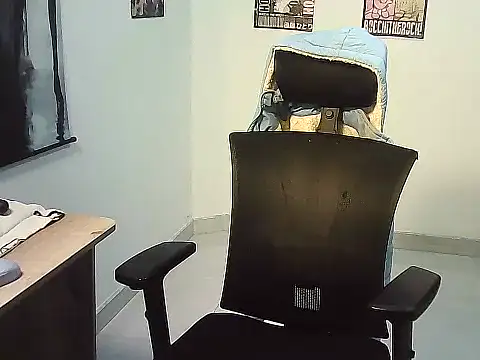 Snapshot of Gigi_Scott_ chatting on 2, 12, 2025 Gigi Scott online show from 2, 12, 2025