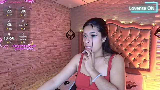 Snapshot of Roxanne_Han chatting on 16, 11, 2025 Roxanne Han online show from 16, 11, 2025