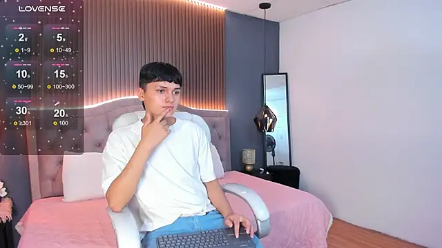 Snapshot of Maxii18_ chatting on 7, 11, 2025 Maxii18 online show from 7, 11, 2025