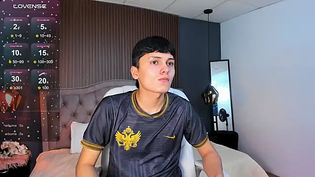 Snapshot of Maxii18_ chatting on 15, 11, 2025 Maxii18 online show from 15, 11, 2025