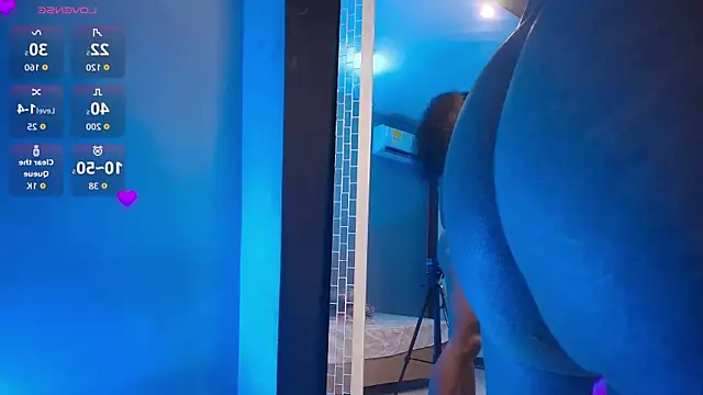 Snapshot of NaomiQueents chatting on 1, 12, 2025 NaomiQueents online show from 1, 12, 2025