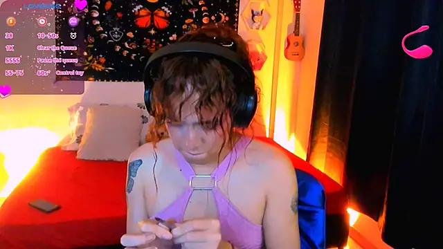 AdelineEsposito online show from 16, 12, 2025