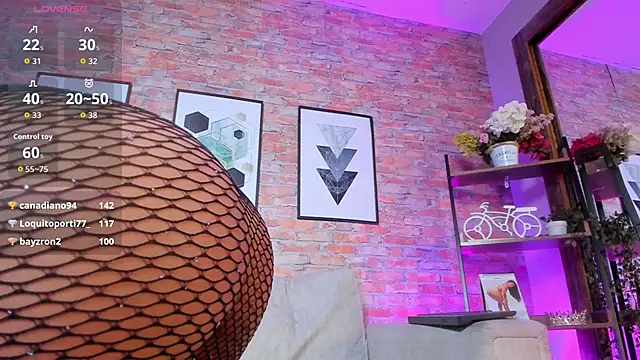 Snapshot of sophie_duval chatting on 17, 11, 2025 sophie duval online show from 17, 11, 2025