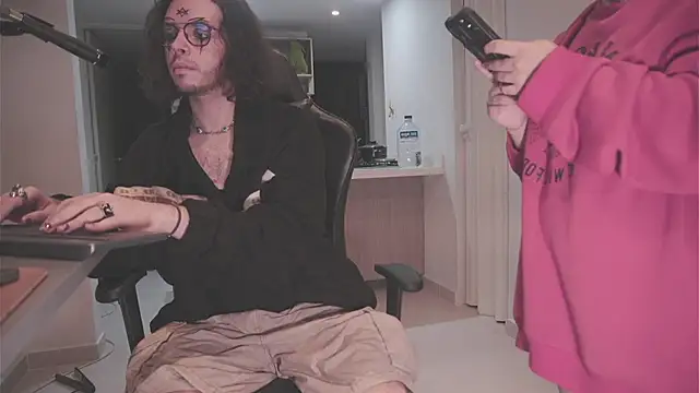 Snapshot of dan_and_daya chatting on 16, 11, 2025 dan and daya online show from 16, 11, 2025