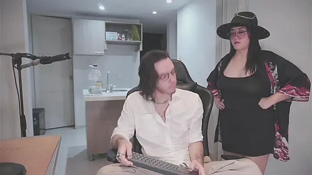 Snapshot of dan_and_daya chatting on 17, 11, 2025 dan and daya online show from 17, 11, 2025