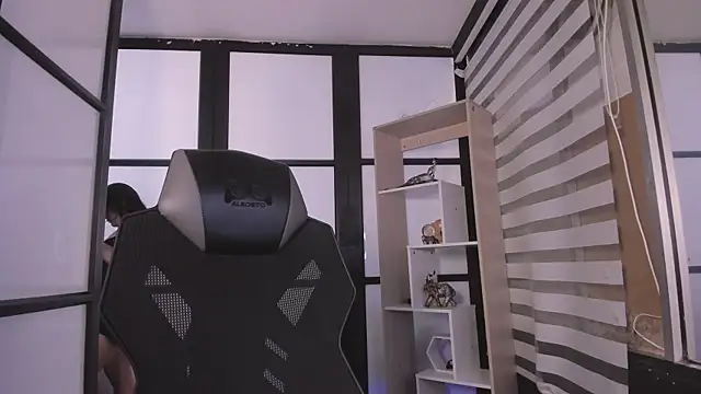 ZairaJames online show from 11, 11, 2025