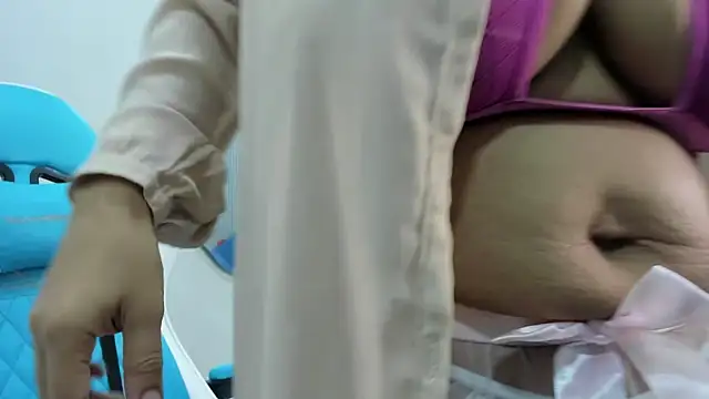 Snapshot of agata18_ chatting on 21, 11, 2025 agata18 online show from 21, 11, 2025