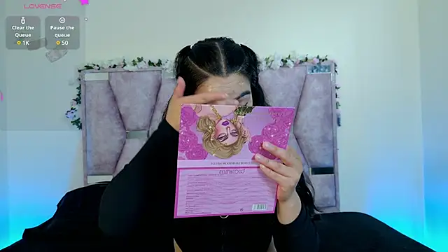 Snapshot of Iris_mandarinne chatting on 29, 10, 2025 Iris mandarinne online show from 29, 10, 2025