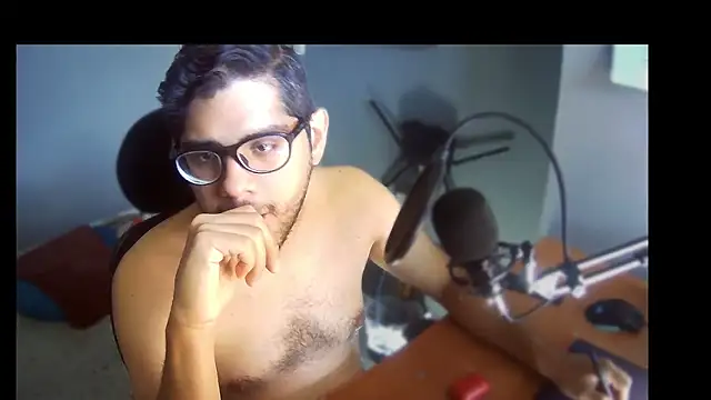 Snapshot of MoAntoMora chatting on 6, 11, 2025 MoAntoMora online show from 6, 11, 2025