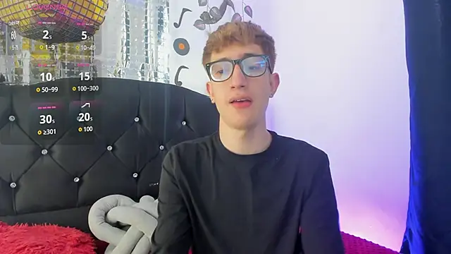 Snapshot of Erick_Taylor3 chatting on 6, 11, 2025 Erick Taylor3 online show from 6, 11, 2025