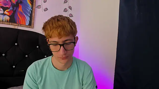 Snapshot of Erick_Taylor3 chatting on 18, 11, 2025 Erick Taylor3 online show from 18, 11, 2025