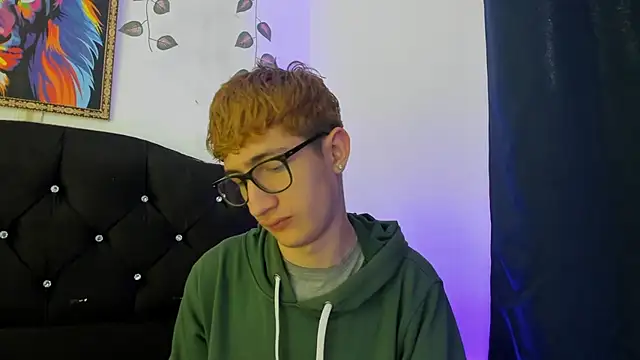 Snapshot of Erick_Taylor3 chatting on 22, 11, 2025 Erick Taylor3 online show from 22, 11, 2025