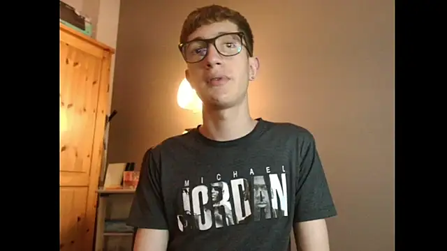 Snapshot of Erick_Taylor3 chatting on 13, 12, 2025 Erick Taylor3 online show from 13, 12, 2025