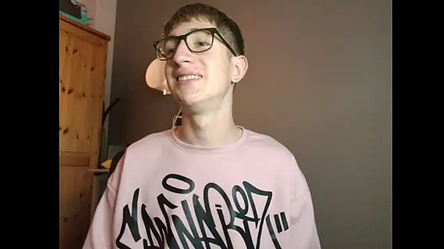 Snapshot of Erick_Taylor3 chatting on 15, 12, 2025 Erick Taylor3 online show from 15, 12, 2025