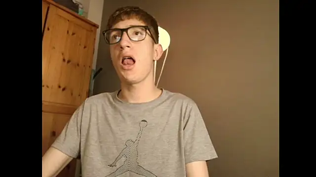 Snapshot of Erick_Taylor3 chatting on 16, 12, 2025 Erick Taylor3 online show from 16, 12, 2025