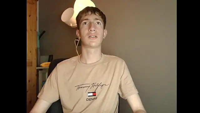 Snapshot of Erick_Taylor3 chatting on 17, 12, 2025 Erick Taylor3 online show from 17, 12, 2025