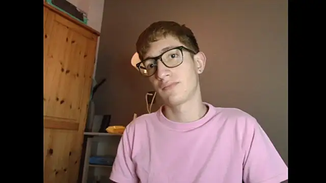 Snapshot of Erick_Taylor3 chatting on 20, 12, 2025 Erick Taylor3 online show from 20, 12, 2025