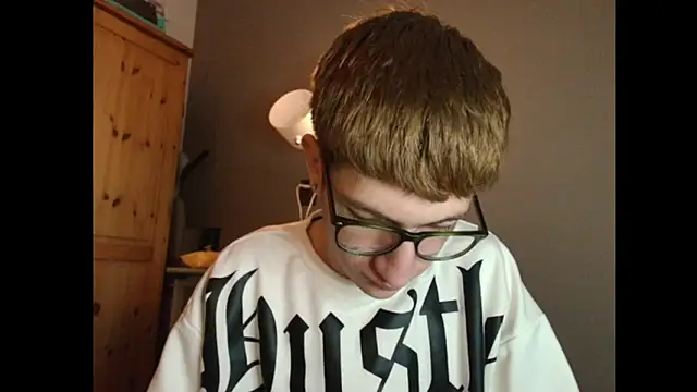 Snapshot of Erick_Taylor3 chatting on 21, 12, 2025 Erick Taylor3 online show from 21, 12, 2025