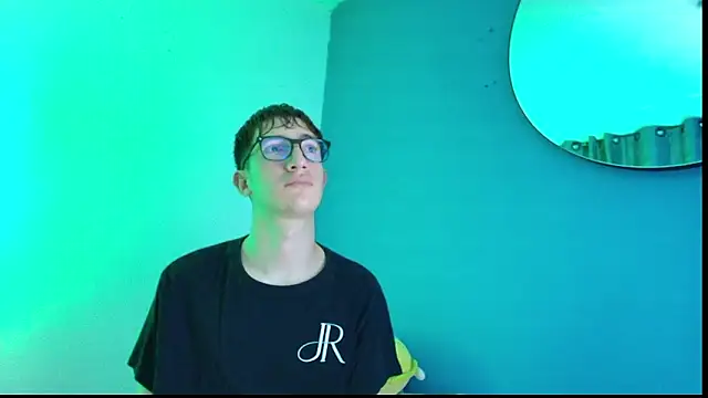 Snapshot of Erick_Taylor3 chatting on 2, 2, 2026 Erick Taylor3 online show from 2, 2, 2026