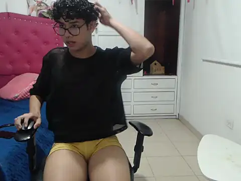 Snapshot of adamsex2025 chatting on 24, 10, 2025 adamsex2025 online show from 24, 10, 2025