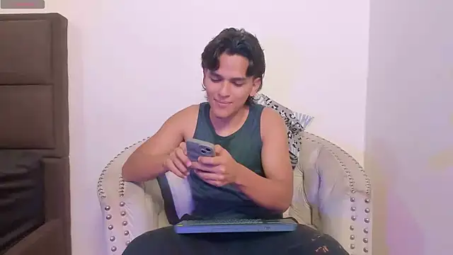 Snapshot of Salomon_Mendoza chatting on 27, 10, 2025 Salomon Mendoza online show from 27, 10, 2025