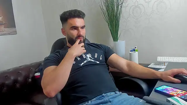 Snapshot of MicahLane chatting on 25, 10, 2025 MicahLane online show from 25, 10, 2025