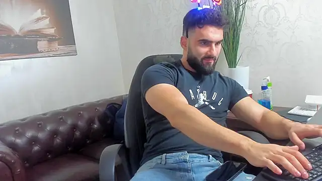 Snapshot of MicahLane chatting on 27, 10, 2025 MicahLane online show from 27, 10, 2025