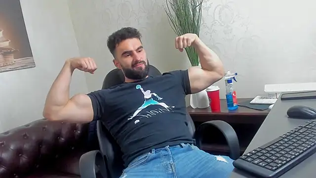 Snapshot of MicahLane chatting on 28, 10, 2025 MicahLane online show from 28, 10, 2025