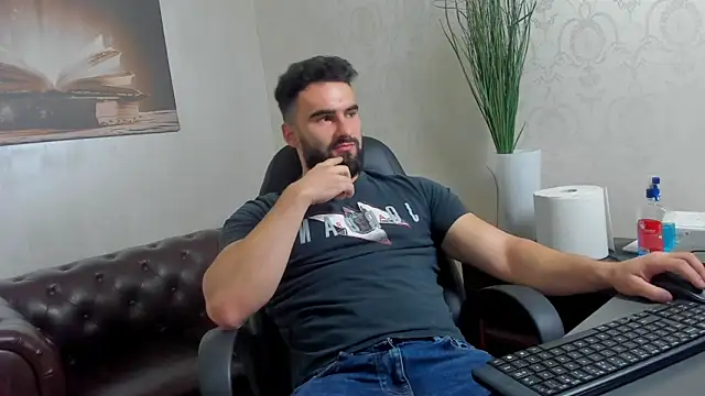 Snapshot of MicahLane chatting on 29, 10, 2025 MicahLane online show from 29, 10, 2025