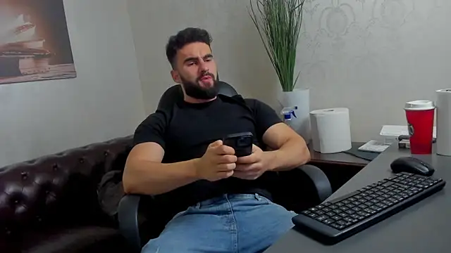 Snapshot of MicahLane chatting on 30, 10, 2025 MicahLane online show from 30, 10, 2025