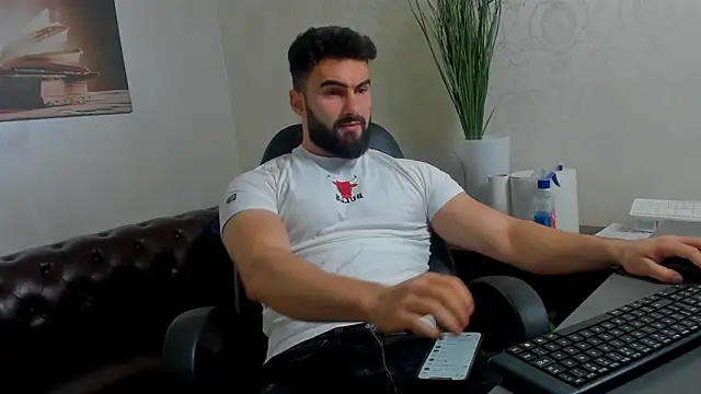 Snapshot of MicahLane chatting on 1, 11, 2025 MicahLane online show from 1, 11, 2025