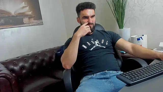 Snapshot of MicahLane chatting on 2, 11, 2025 MicahLane online show from 2, 11, 2025