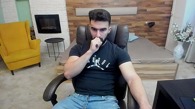 Snapshot of MicahLane chatting on 11, 11, 2025 MicahLane online show from 11, 11, 2025